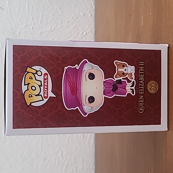 Funko Pop Royals Queen Elizabeth II 01 Vinyl Figure The Royal Family Exclusive - Picture 4 of 9